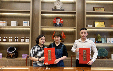 恭喜江西省萍鄉(xiāng)市李女士、顏女士成功簽約翌芙萊！